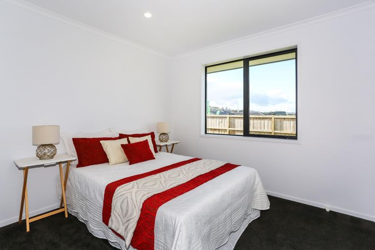 Photo of property in 15 Glenkirk Crescent, Pokeno, 2402