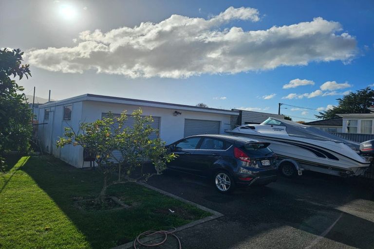 Photo of property in 125 Waiwhetu Road, Waterloo, Lower Hutt, 5011