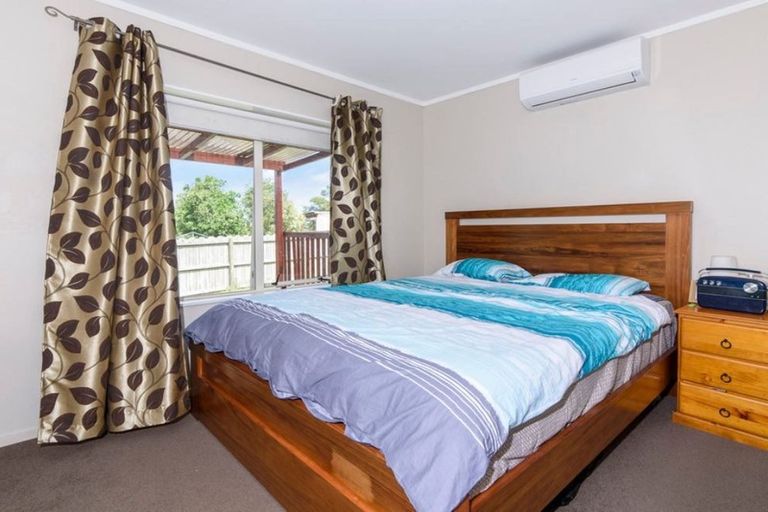 Photo of property in 49 Patts Avenue, Glendene, Auckland, 0602