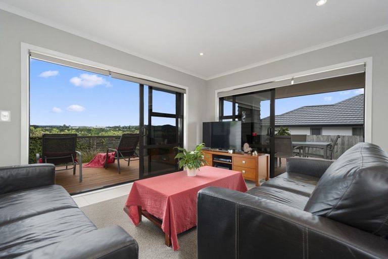 Photo of property in 30 Caldera Crescent, Pyes Pa, Tauranga, 3112