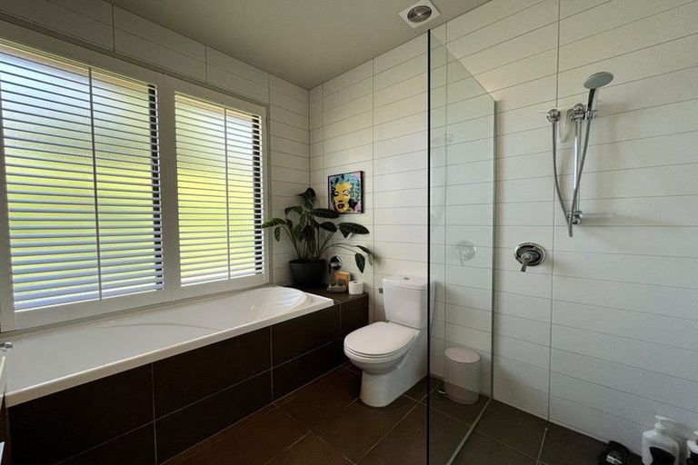 Photo of property in 1 Buckler Court, Jacks Point, Queenstown, 9371