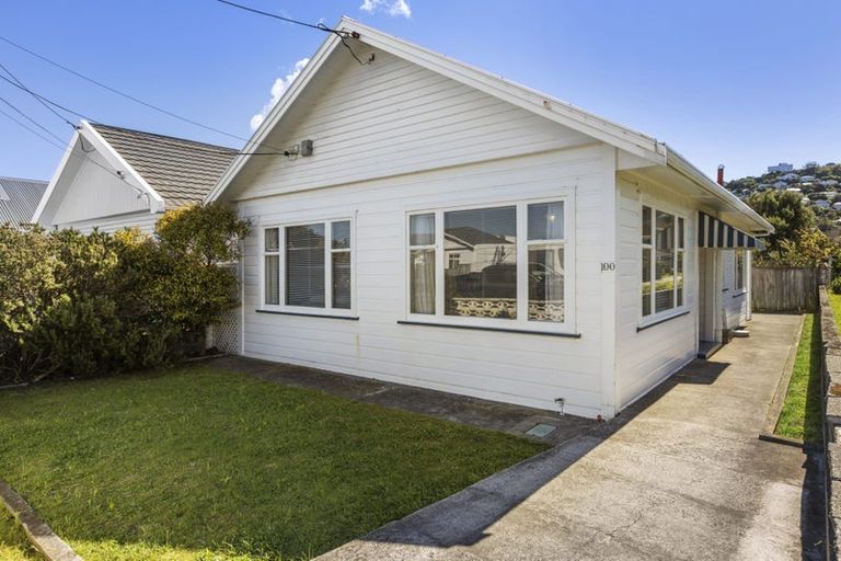 Photo of property in 100 Yule Street, Lyall Bay, Wellington, 6022