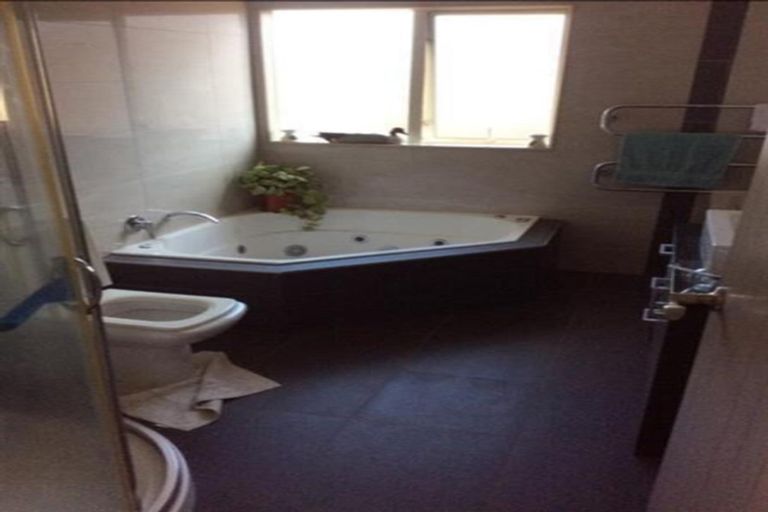 Photo of property in 22 Kestev Drive, Flat Bush, Auckland, 2016