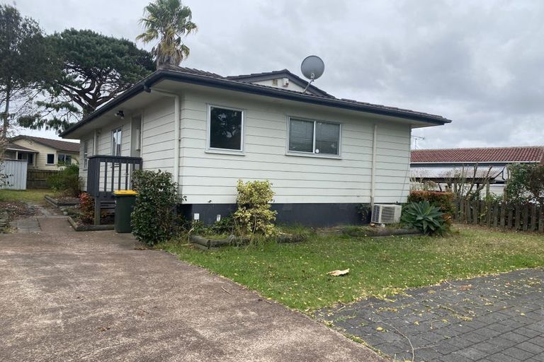 Photo of property in 82 Moire Road, Massey, Auckland, 0614