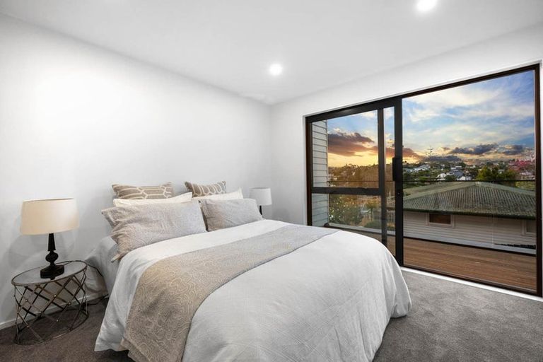 Photo of property in 21b Acacia Road, Torbay, Auckland, 0632