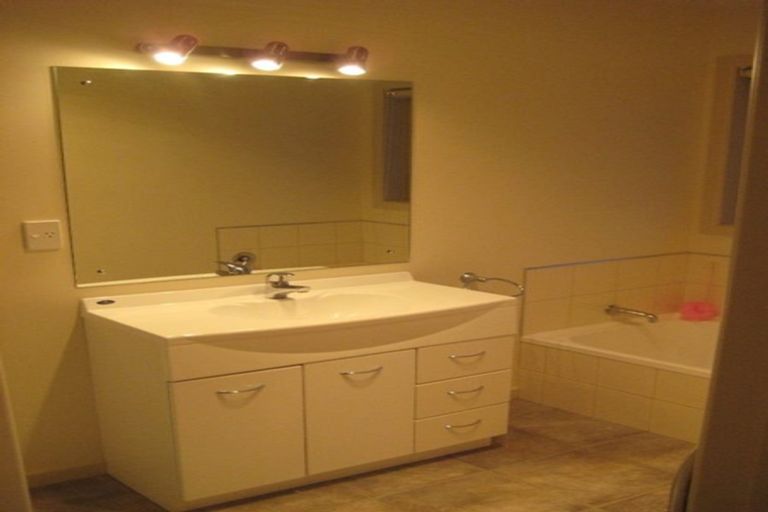 Photo of property in 18 Reeve Street, Levin, 5510