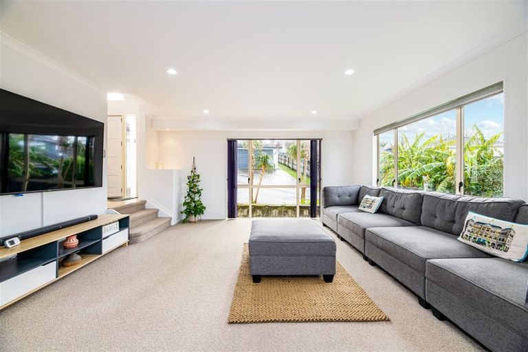 Photo of property in 23 Virginia Street, Henderson, Auckland, 0612