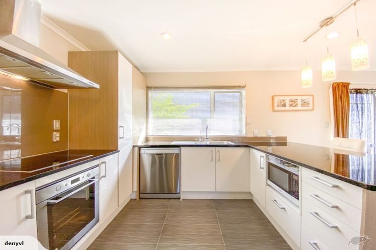 Photo of property in 30 Bradnor Meadows Drive, Swanson, Auckland, 0612