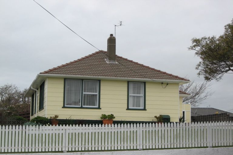 Photo of property in 16 Blackmore Street, Lynmouth, New Plymouth, 4310