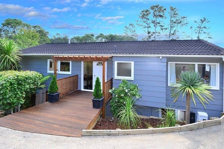 Photo of property in 87 Park Rise, Campbells Bay, Auckland, 0630