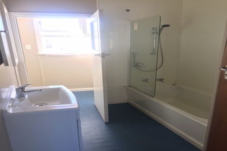 Photo of property in 28 Guppy Road, Greenmeadows, Napier, 4112