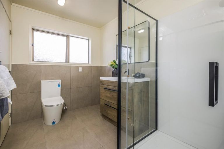 Photo of property in 1/53 Butley Drive, Farm Cove, Auckland, 2012