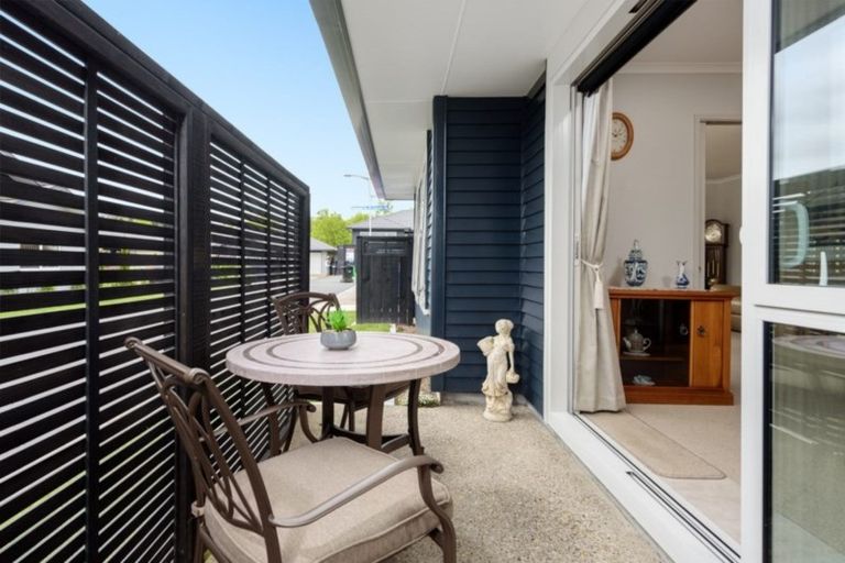 Photo of property in 6 Bridgewater Way, Pyes Pa, Tauranga, 3112