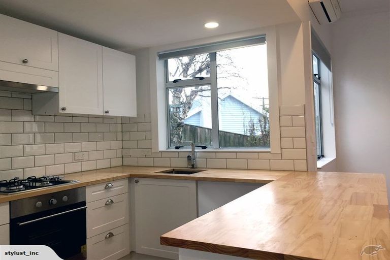 Photo of property in 2 Bayview Road, Paremata, Porirua, 5024