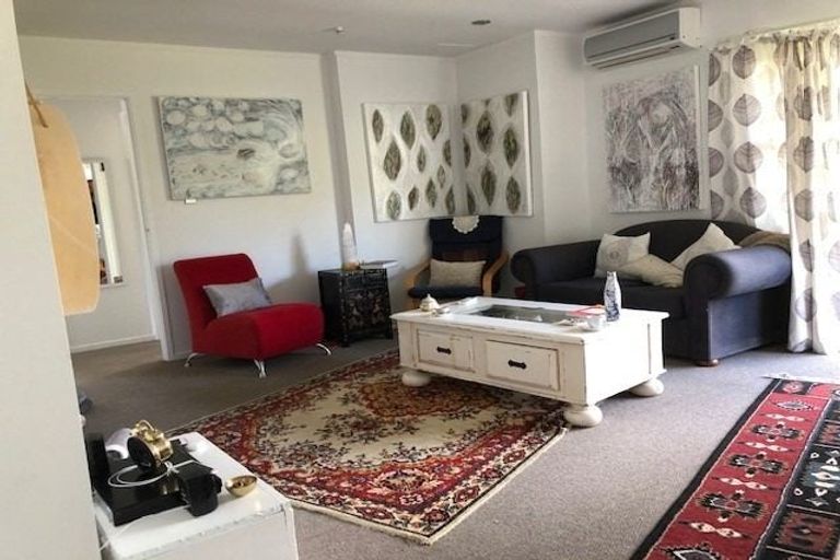 Photo of property in 223 Beach Haven Road, Beach Haven, Auckland, 0626