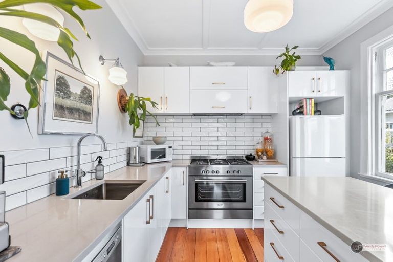 Photo of property in 24 Collins Street, Petone, Lower Hutt, 5012