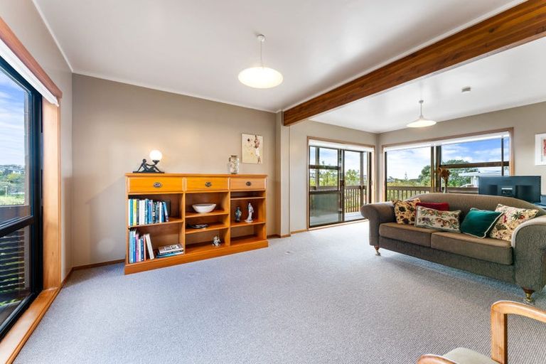 Photo of property in 2/9 Newhaven Terrace, Mairangi Bay, Auckland, 0630