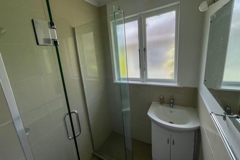 Photo of property in 34 Chislehurst Street, Henderson, Auckland, 0612