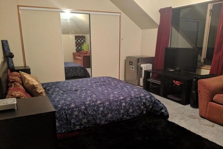 Photo of property in 52 Blue Gum Place, New Brighton, Christchurch, 8083