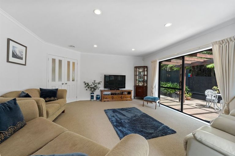 Photo of property in 17 Kate Sheppard Avenue, Torbay, Auckland, 0630