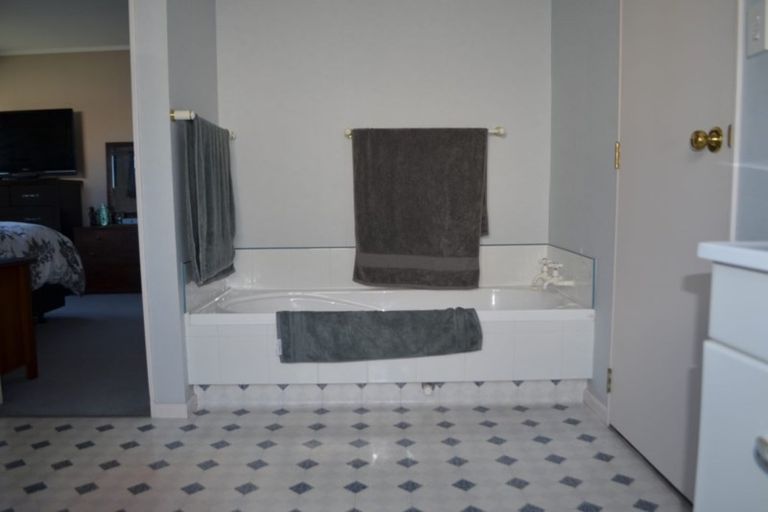 Photo of property in 7 Corinth Grove, Papamoa Beach, Papamoa, 3118