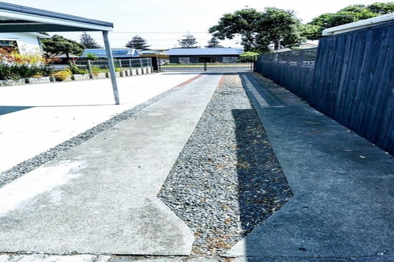 Photo of property in 10a Karaka Street, Castlecliff, Whanganui, 4501