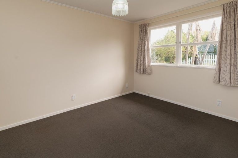 Photo of property in 22 Sycamore Drive, Sunnynook, Auckland, 0620
