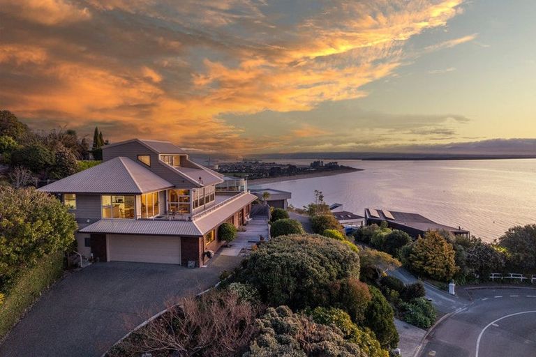 Photo of property in 46 The Cliffs, Britannia Heights, Nelson, 7010