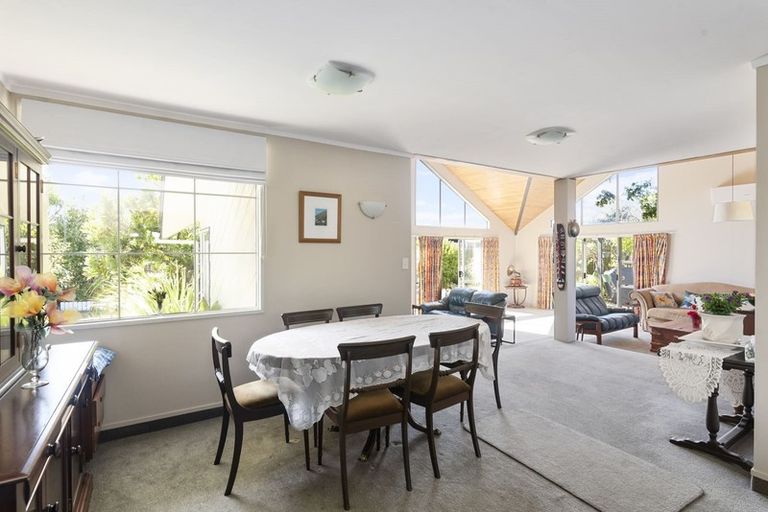 Photo of property in 36 Freyberg Crescent, Waikanae Beach, Waikanae, 5036
