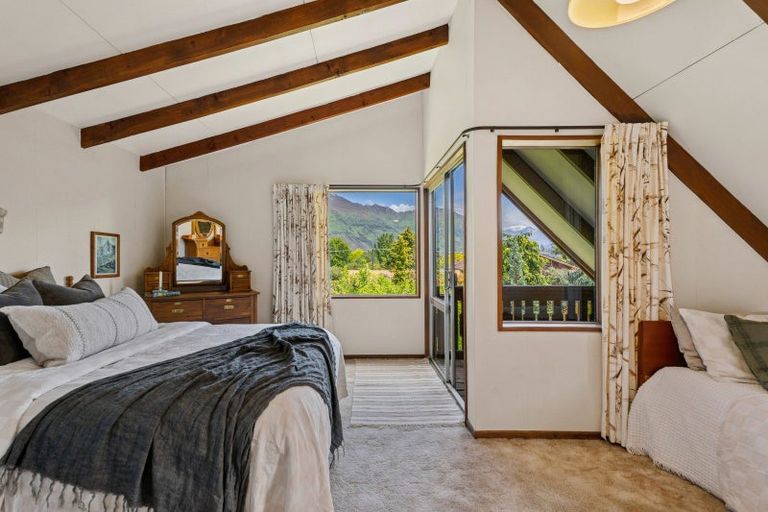 Photo of property in 197 Beacon Point Road, Wanaka, 9305