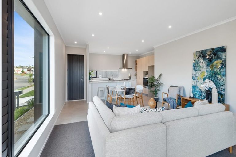 Photo of property in 2 Kuparu Lane, Red Beach, 0932