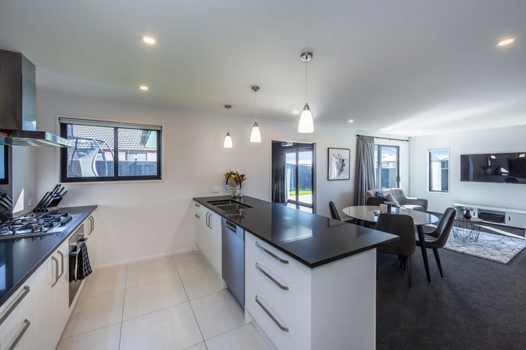 Photo of property in 37 Wigmore Crescent, Rolleston, 7615