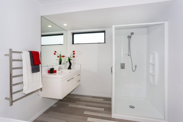 Photo of property in 15 Glenkirk Crescent, Pokeno, 2402