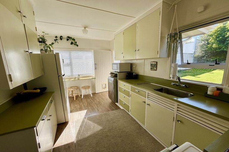 Photo of property in 9 Lismore Street, Strandon, New Plymouth, 4312