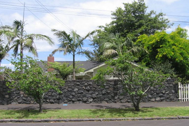 Photo of property in 15 Rautangi Road, Mount Eden, Auckland, 1024