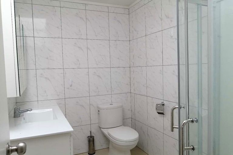 Photo of property in 4 Garner Place, Glenfield, Auckland, 0629