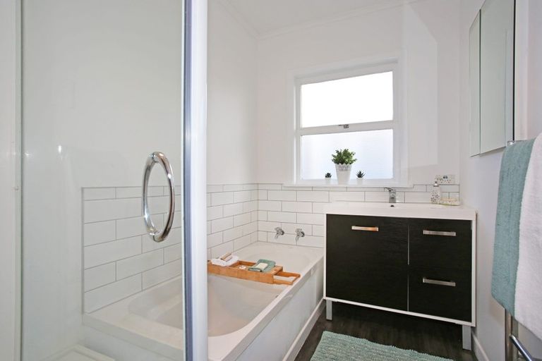 Photo of property in 3 Lawrie Avenue, Pukekohe, 2120