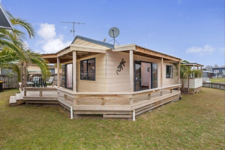 Photo of property in 109 Hampton Road, Whangamata, 3620