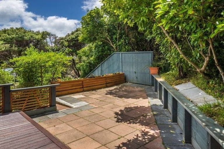 Photo of property in 22 Kiriwai Road, Paremata, Porirua, 5024
