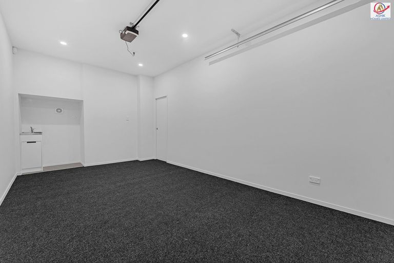 Photo of property in 26c Cape Road, Mangere, Auckland, 2022