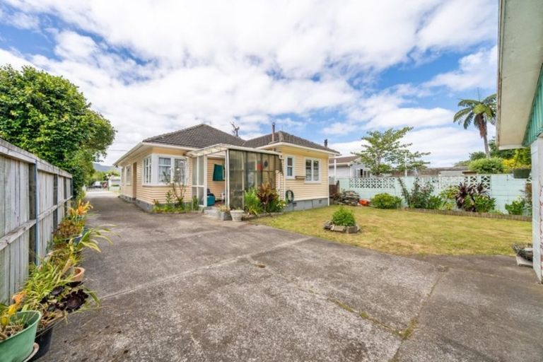 Photo of property in 25 Owen Street, Belmont, Lower Hutt, 5010