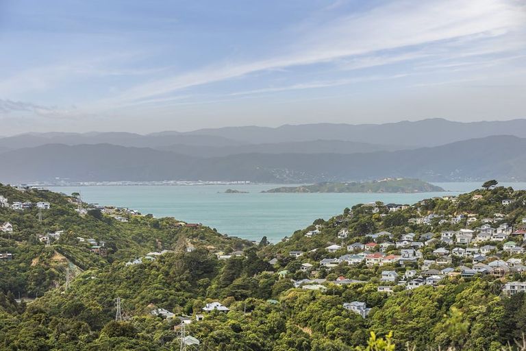 Photo of property in 3a Oldham Way, Crofton Downs, Wellington, 6035