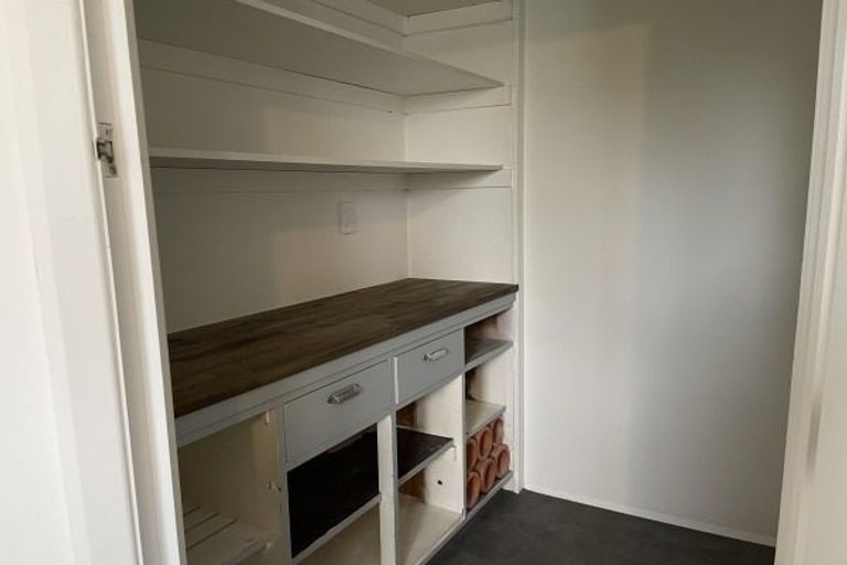 Photo of property in 15 Botanical Road, Takaro, Palmerston North, 4412