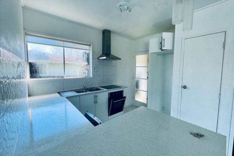Photo of property in 2 Cramond Drive, Mangere East, Auckland, 2024