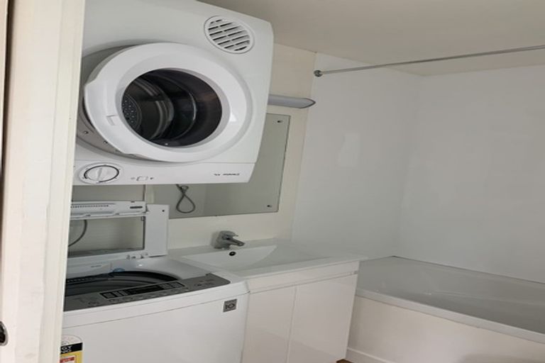 Photo of property in 39 Drummond Street, Mount Cook, Wellington, 6021