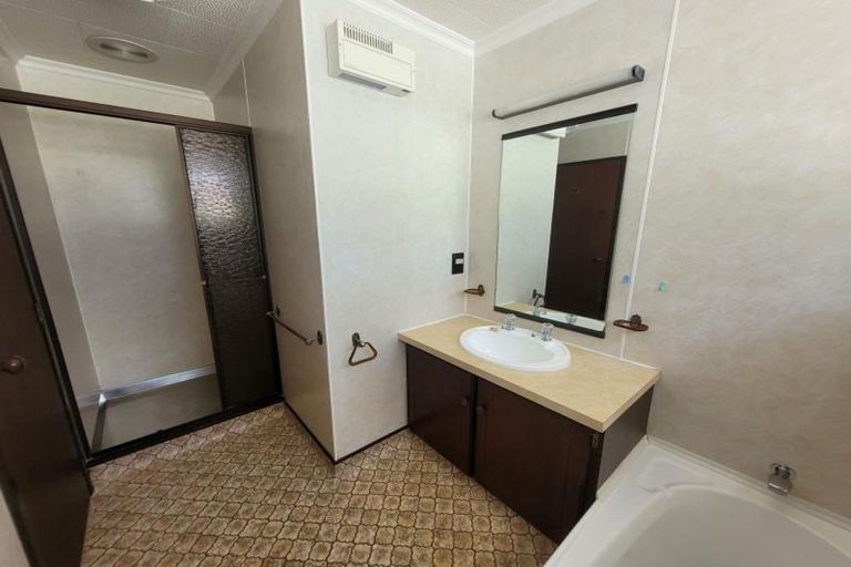 Photo of property in 10b South Road, Moturoa, New Plymouth, 4310