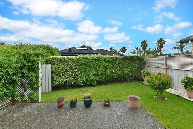 Photo of property in 12 Francis Skinner Place, Orewa, 0931