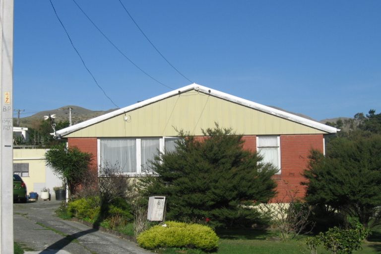 Photo of property in 6 Fawn Street, Cannons Creek, Porirua, 5024