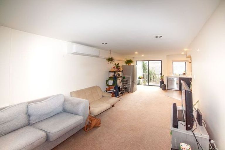 Photo of property in 2/11 Gordon Place, Newtown, Wellington, 6021
