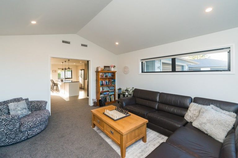 Photo of property in 5 Waimarama Court, Roslyn, Palmerston North, 4414